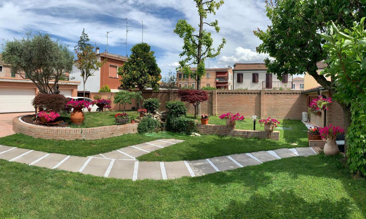 Villa Oasi Ferrara Exteriör bild