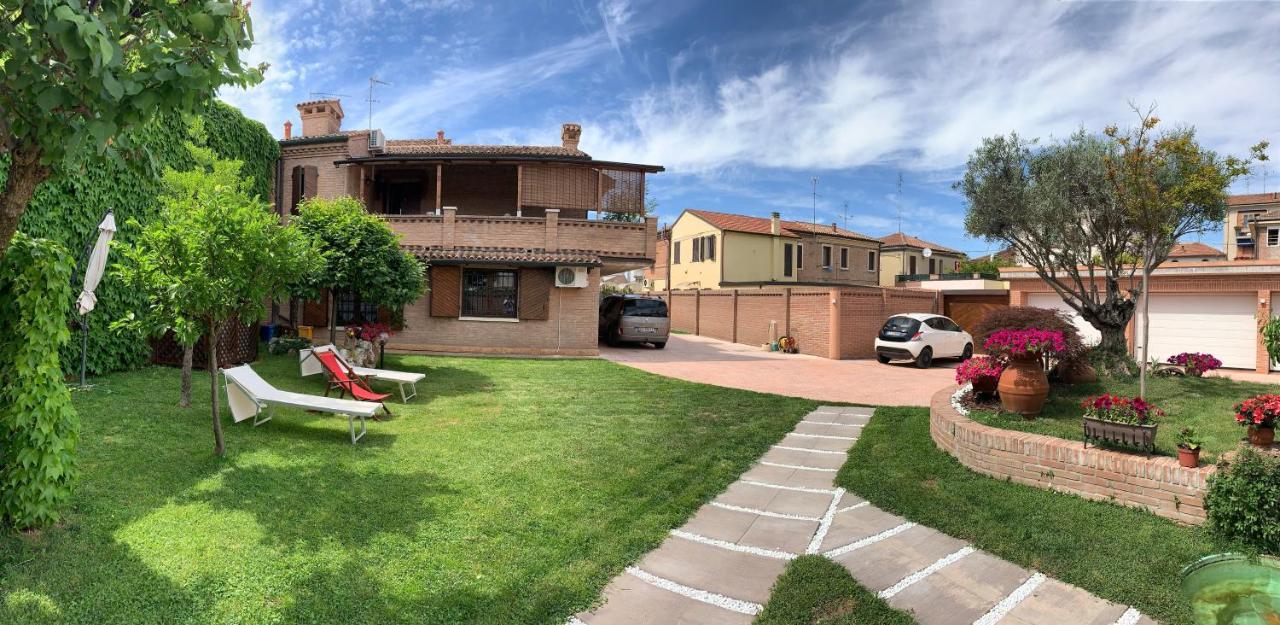 Villa Oasi Ferrara Exteriör bild