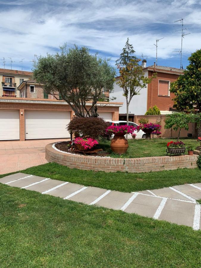 Villa Oasi Ferrara Exteriör bild
