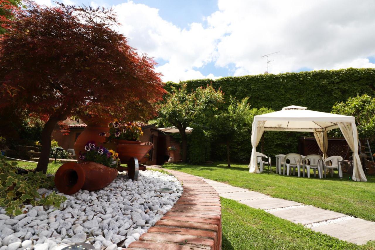 Villa Oasi Ferrara Exteriör bild