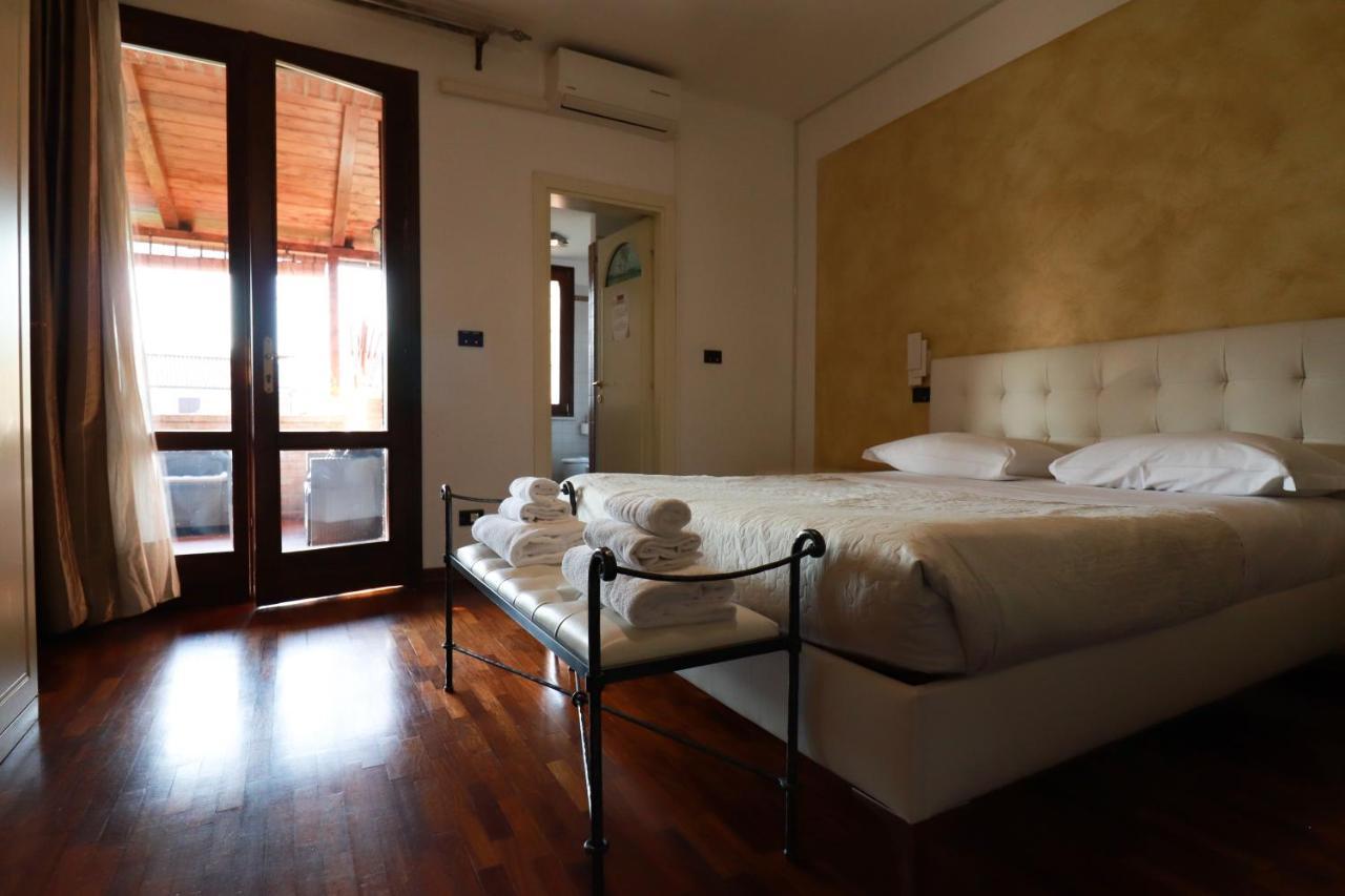 Villa Oasi Ferrara Exteriör bild