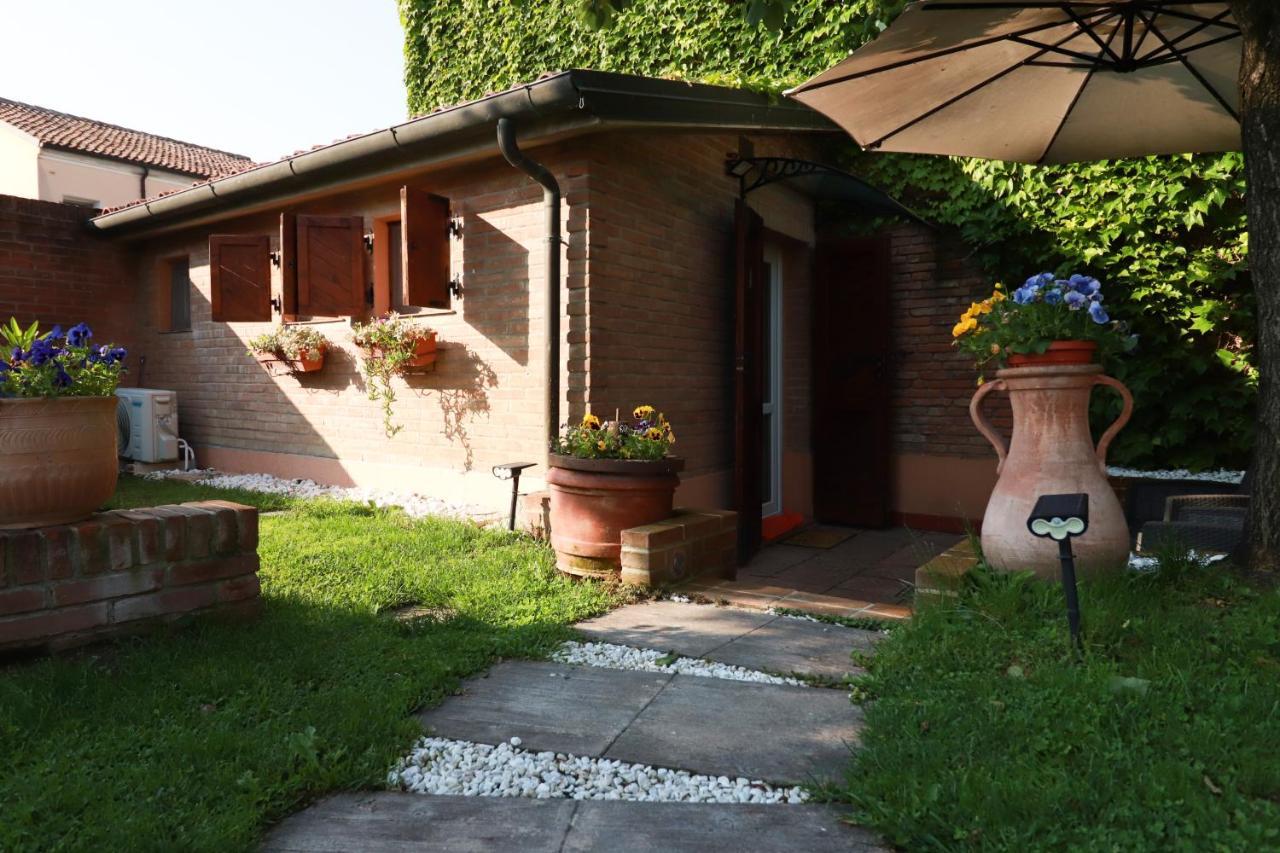 Villa Oasi Ferrara Exteriör bild