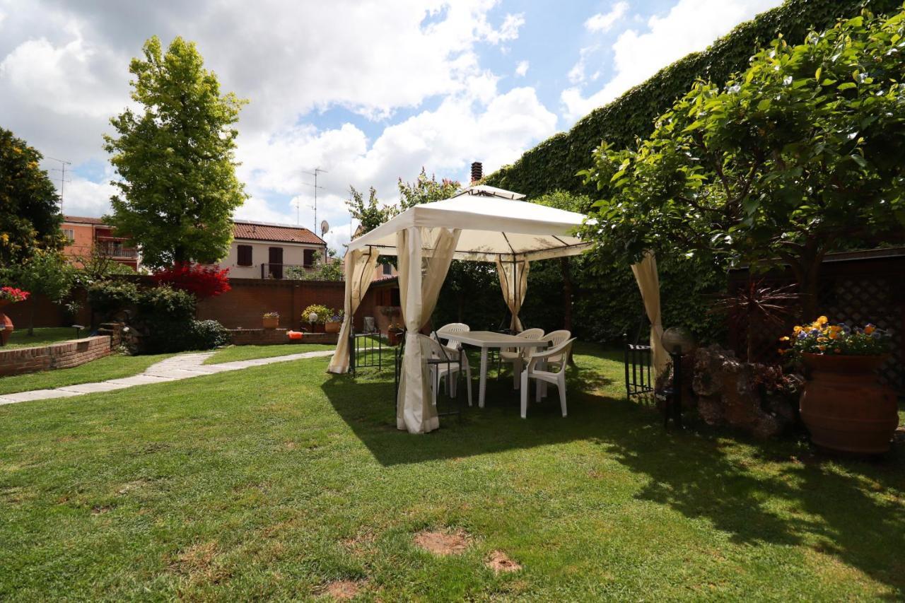 Villa Oasi Ferrara Exteriör bild