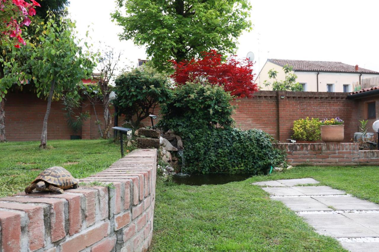 Villa Oasi Ferrara Exteriör bild