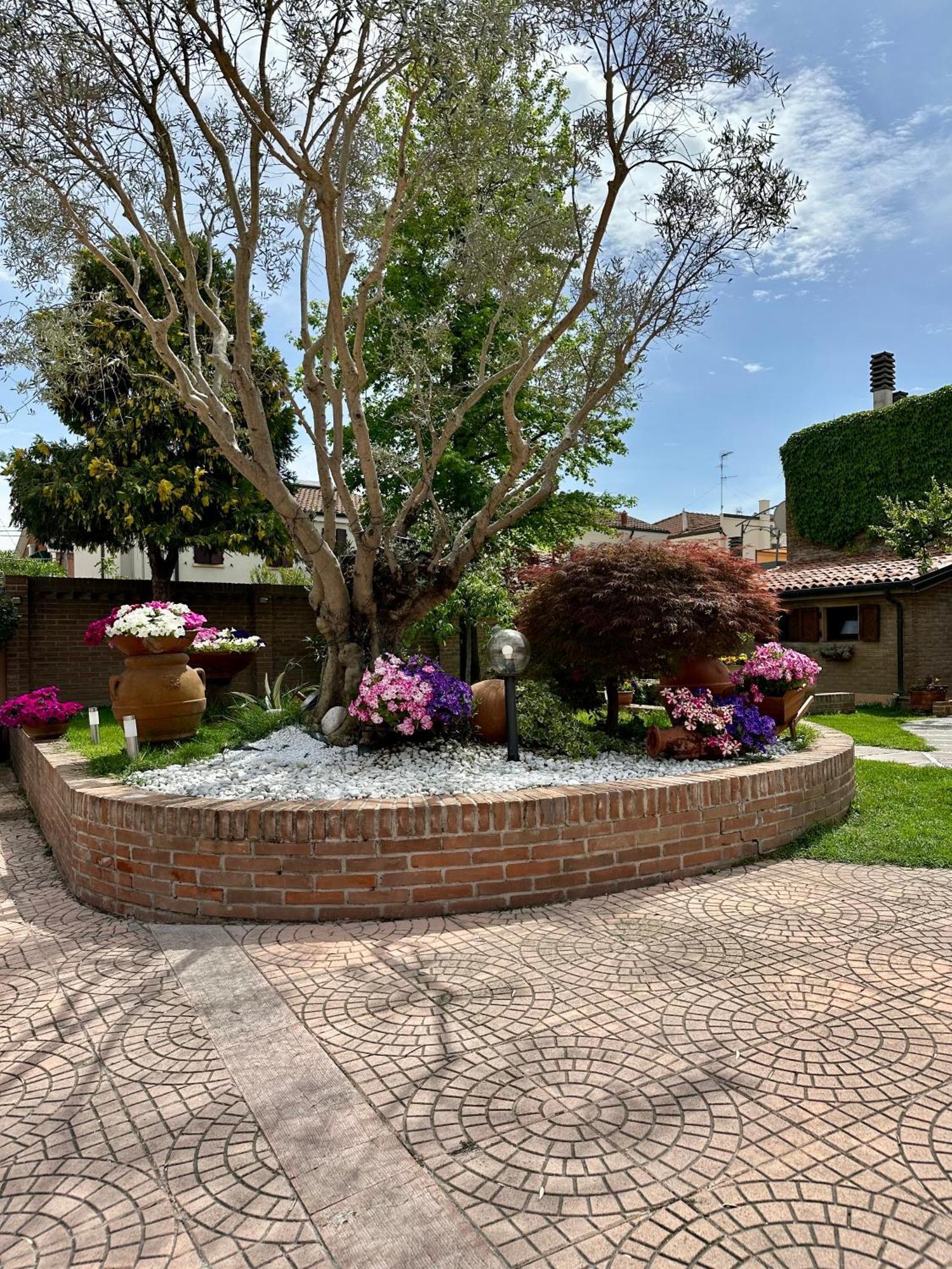 Villa Oasi Ferrara Exteriör bild